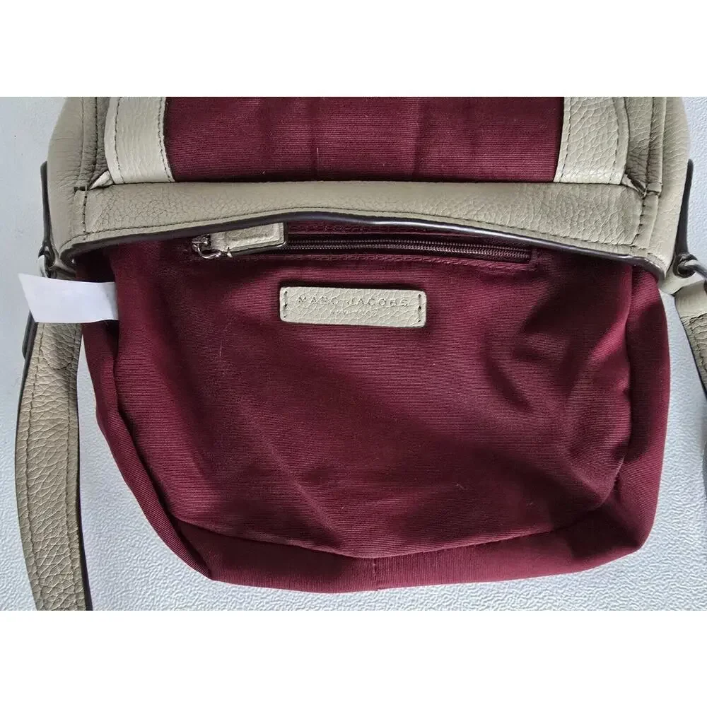 Marc Jacobs Traveler Messenger Leather Shoulder Bag Light Slate (Beige)